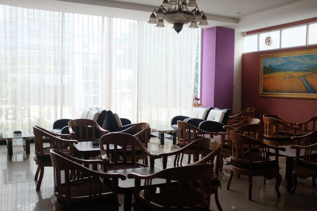 Reddoorz Plus Near Senen Jacarta Exterior foto