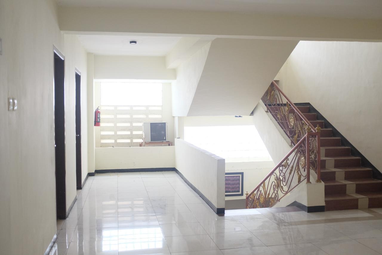 Reddoorz Plus Near Senen Jacarta Exterior foto