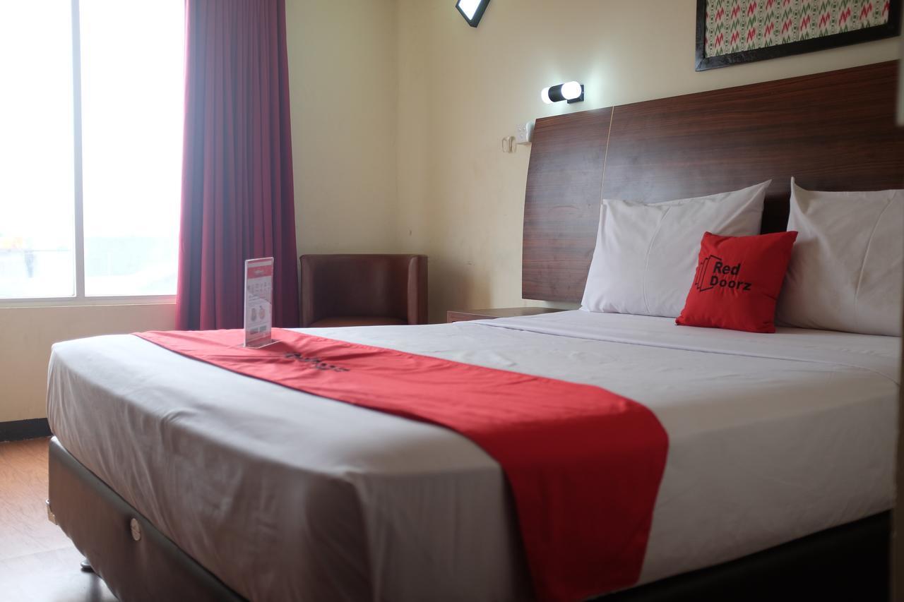 Reddoorz Plus Near Senen Jacarta Exterior foto